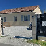 3 Etoiles Avec Jardin Et Parking Proche Libourne Emilion Et Bordeaux Le Ptit Coin De Soleil 1 A 6 Personnes *