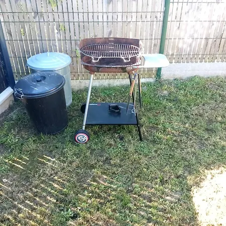 3 Etoiles Avec Jardin Et Parking Proche Libourne Emilion Et Bordeaux Le Ptit Coin De Soleil 1 A 6 Personnes Saint-Ciers-d'Abzac