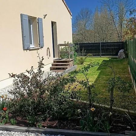 Holiday home Meuble De Tourisme Classe 3 Etoiles Le Ptit Coin De Soleil - Ciers D'abzac