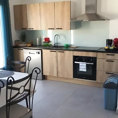 Semesterbostad 3 Etoiles Avec Jardin Et Parking Proche Libourne Emilion Et Bordeaux Le Ptit Coin De Soleil 1 A 6 Personnes