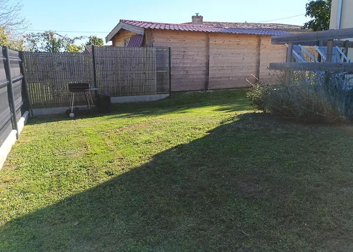 Holiday home 3 Etoiles Avec Jardin Et Parking Proche Libourne Emilion Et Bordeaux Le Ptit Coin De Soleil 1 A 6 Personnes *