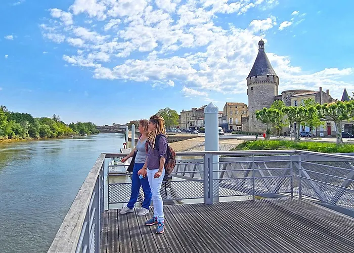 3 Etoiles Avec Jardin Et Parking Proche Libourne Emilion Et Bordeaux Le Ptit Coin De Soleil 1 A 6 Personnes Saint-Ciers-d'Abzac