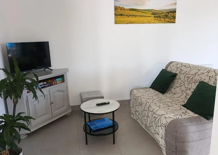 בית נופש 3 Etoiles Avec Jardin Et Parking Proche Libourne Emilion Et Bordeaux Le Ptit Coin De Soleil 1 A 6 Personnes