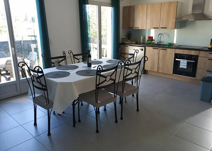 3 Etoiles Avec Jardin Et Parking Proche Libourne Emilion Et Bordeaux Le Ptit Coin De Soleil 1 A 6 Personnes Holiday home *
