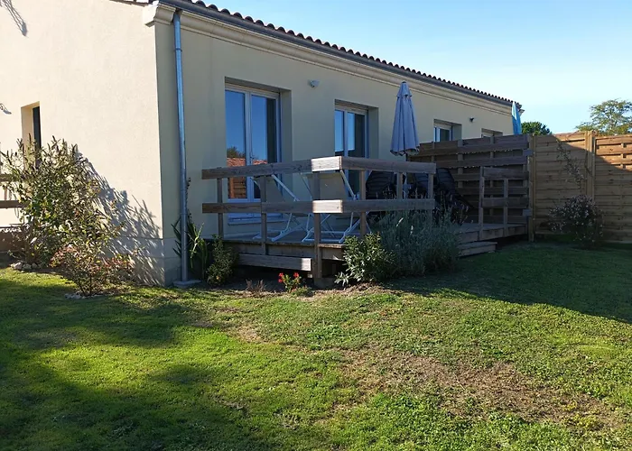 בית נופש 3 Etoiles Avec Jardin Et Parking Proche Libourne Emilion Et Bordeaux Le Ptit Coin De Soleil 1 A 6 Personnes