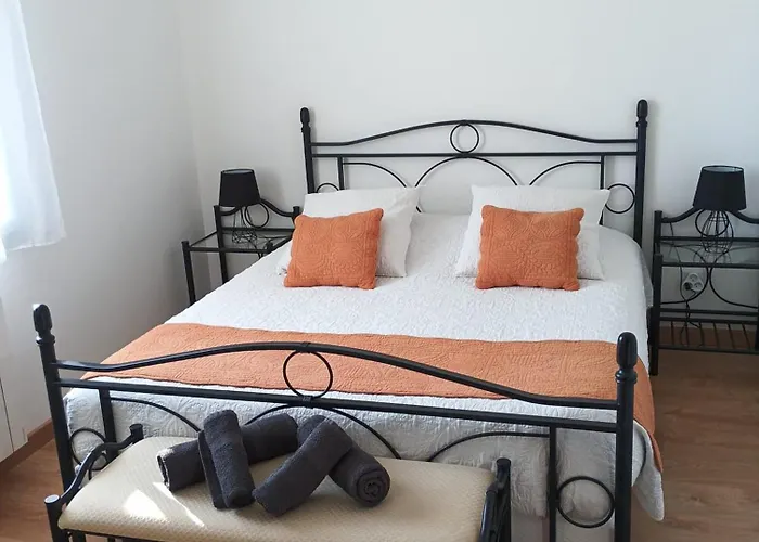 3 Etoiles Avec Jardin Et Parking Proche Libourne Emilion Et Bordeaux Le Ptit Coin De Soleil 1 A 6 Personnes Saint-Ciers-d'Abzac